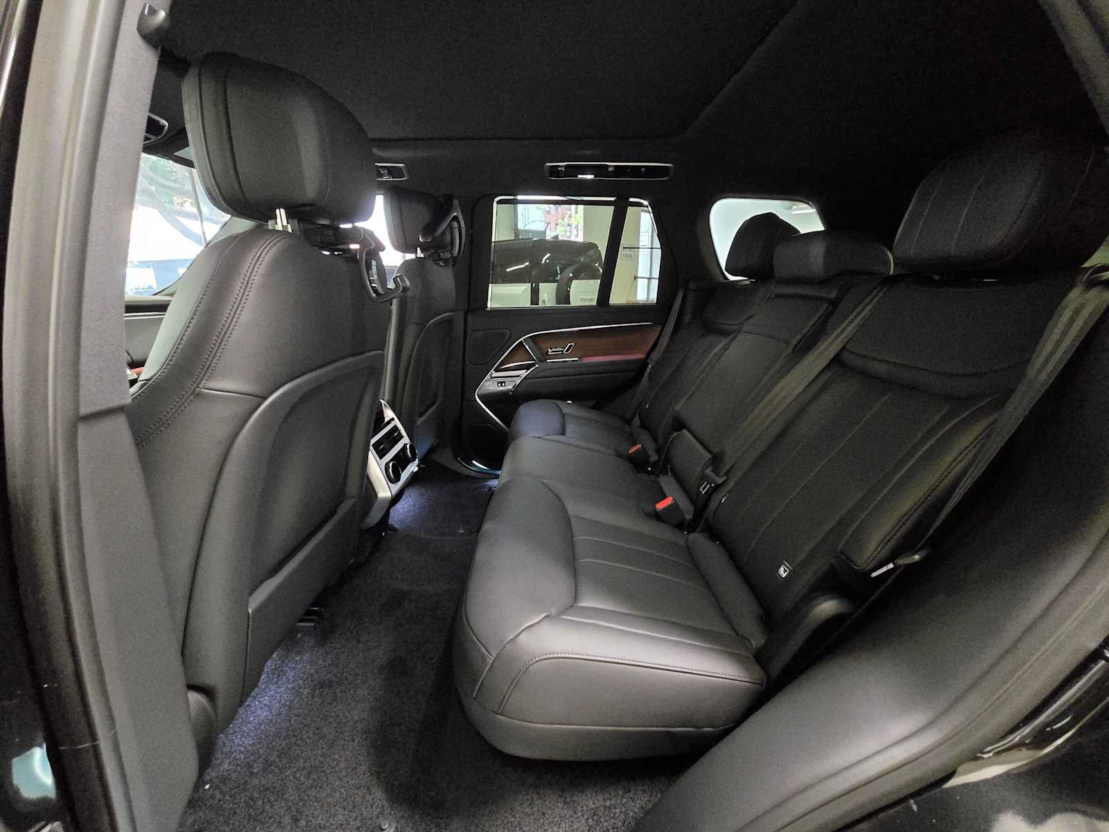 New 2026 Land Rover Range Rover SE AWD/4WD image 17