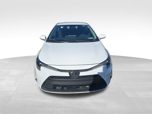 Used 2024 Toyota Corolla LE image 9