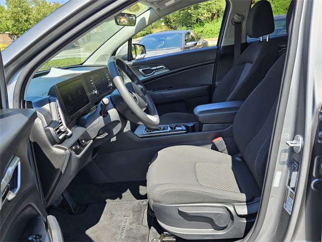 Used 2024 Kia Sportage LX image 5