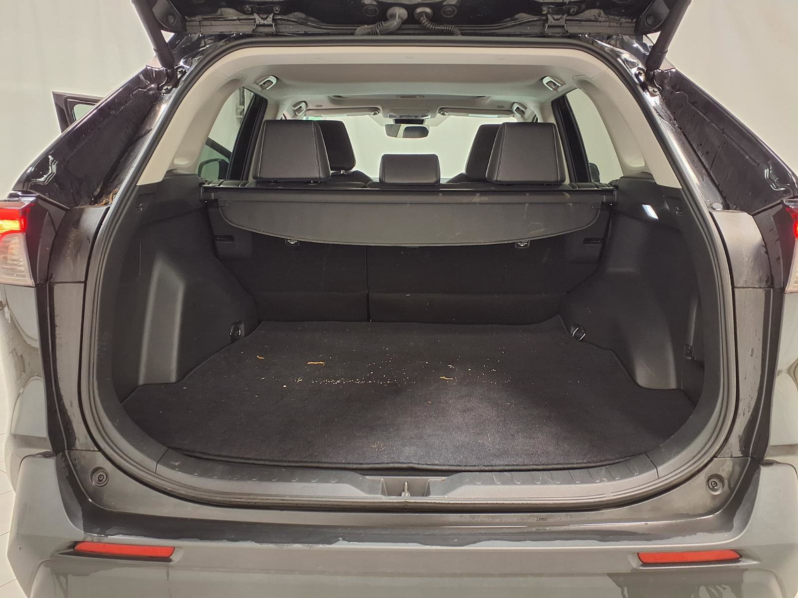 Used 2025 Toyota RAV4 XLE Premium FWD image 27