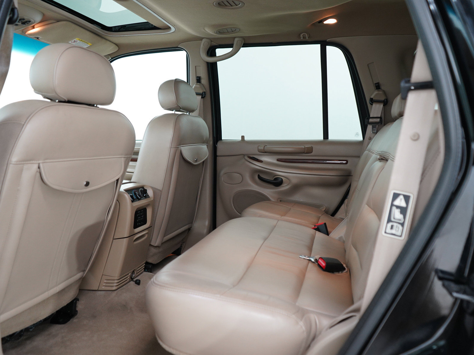 Used 2002 Lincoln Navigator 4WD image 19