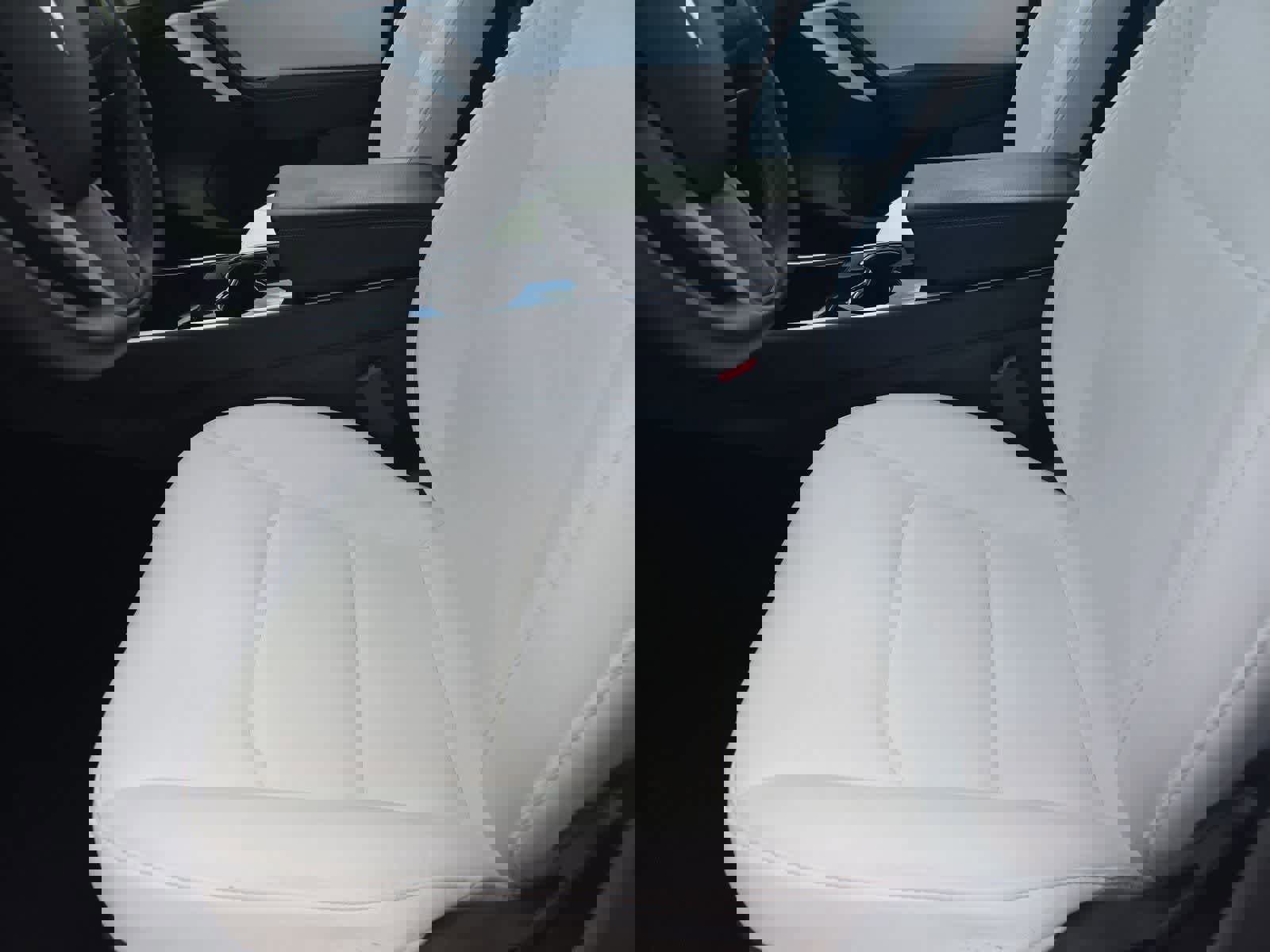 Used 2020 Tesla Model Y Long Range image 14