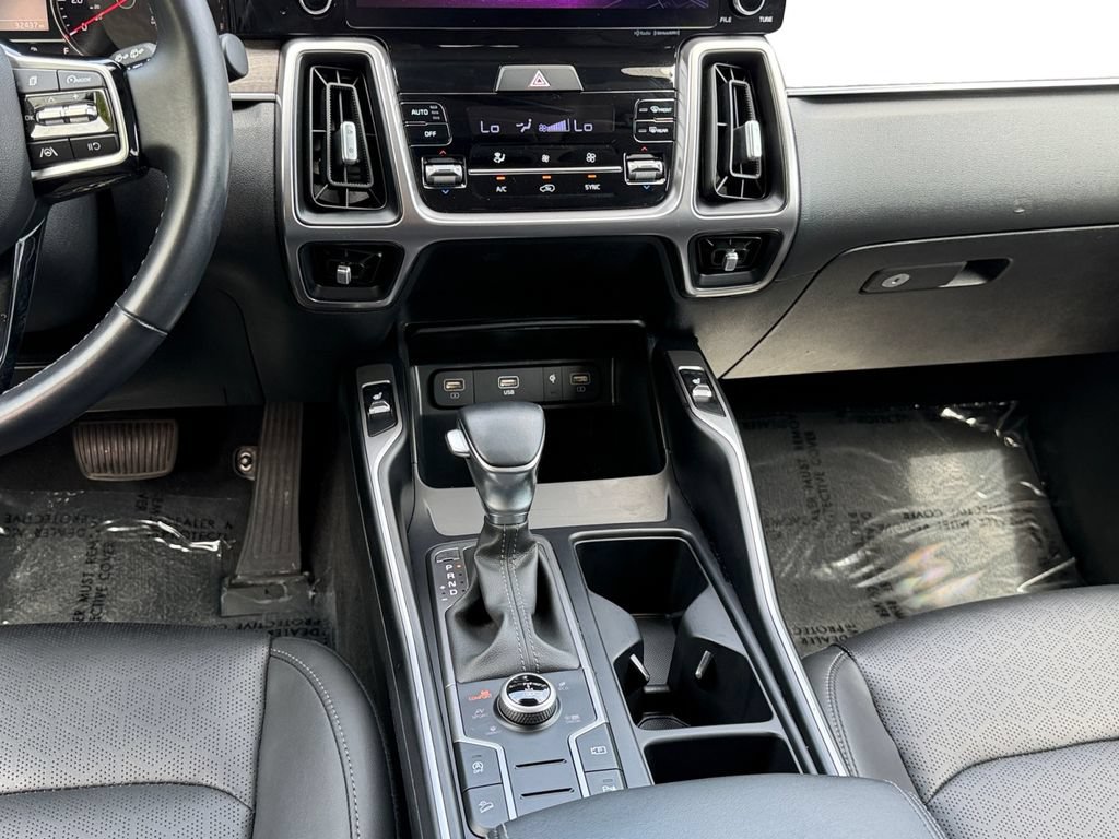 Certified 2023 Kia Sorento S w/ Panoramic Sunroof Package AWD/4WD image 15