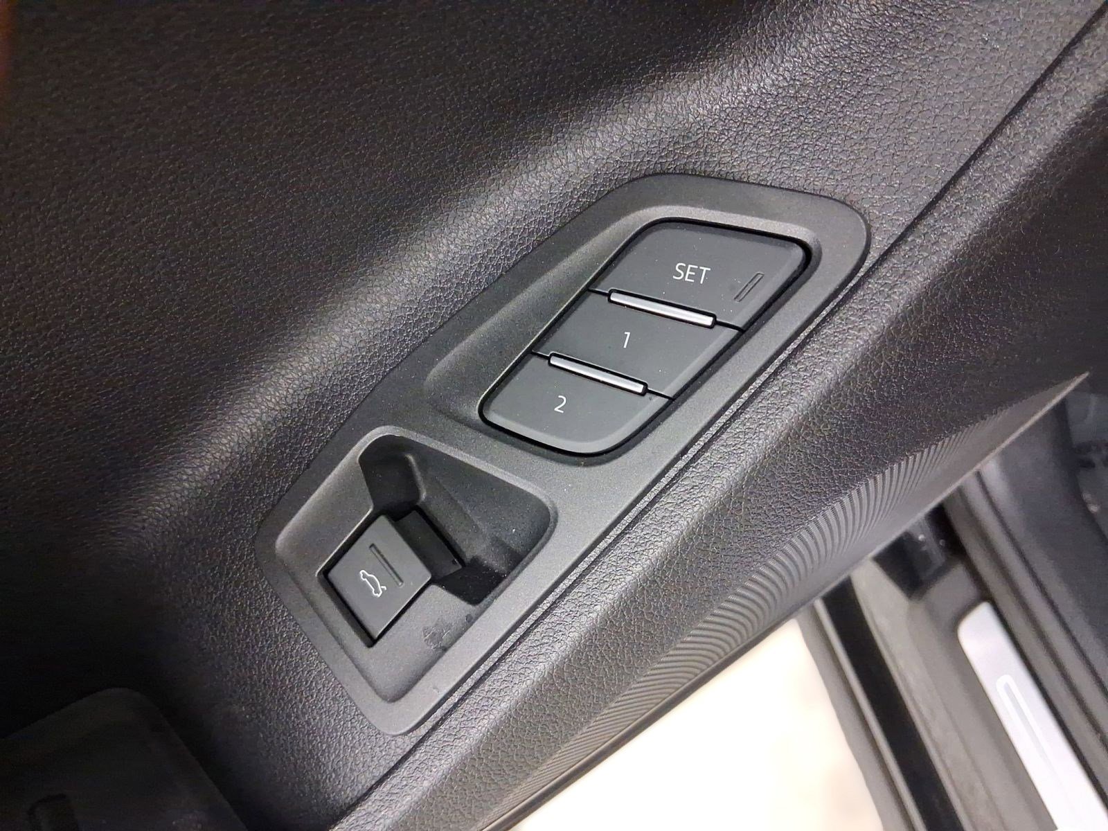 Used 2025 Audi Q3 2.0T Premium w/ Convenience Package image 12