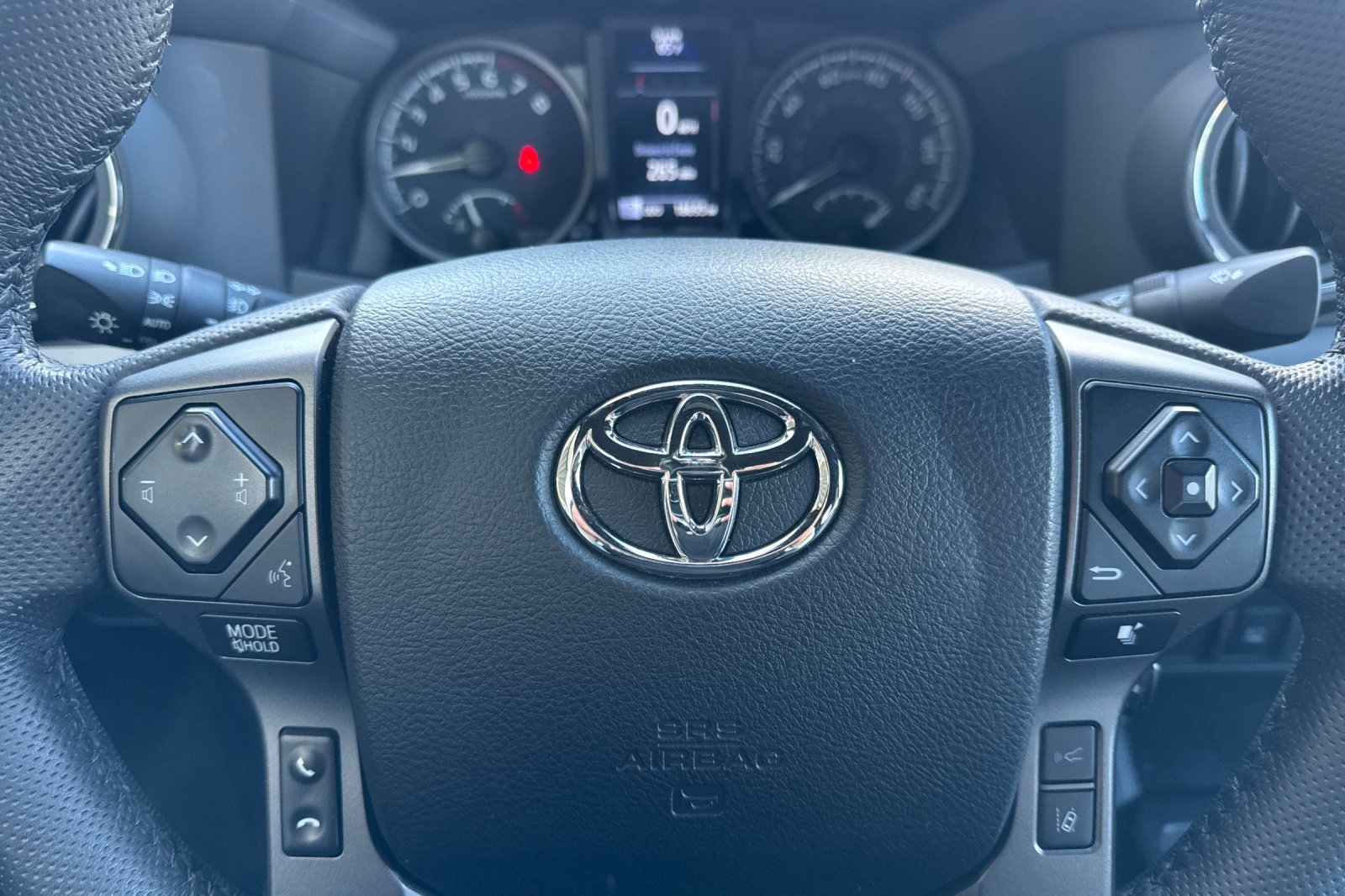 Used 2023 Toyota Tacoma TRD Off-Road image 28