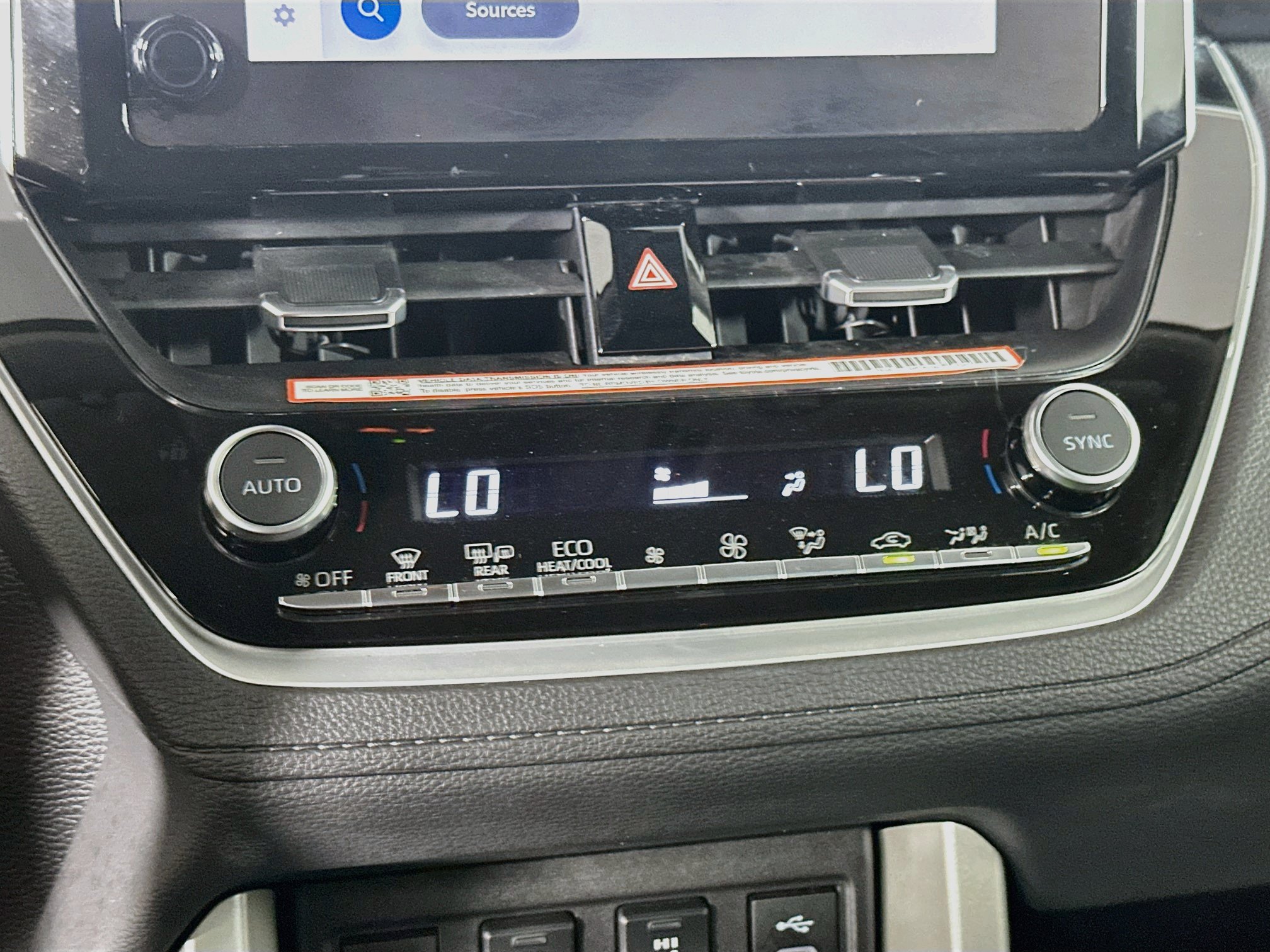 Used 2025 Toyota Corolla Cross XLE FWD image 23
