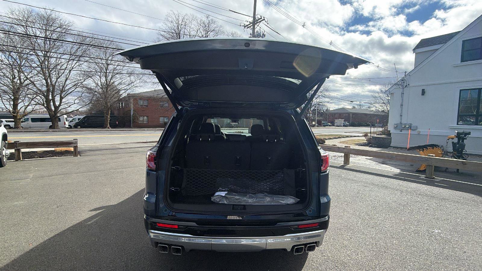 New 2026 GMC Acadia Denali w/ Super Cruise Package image 10