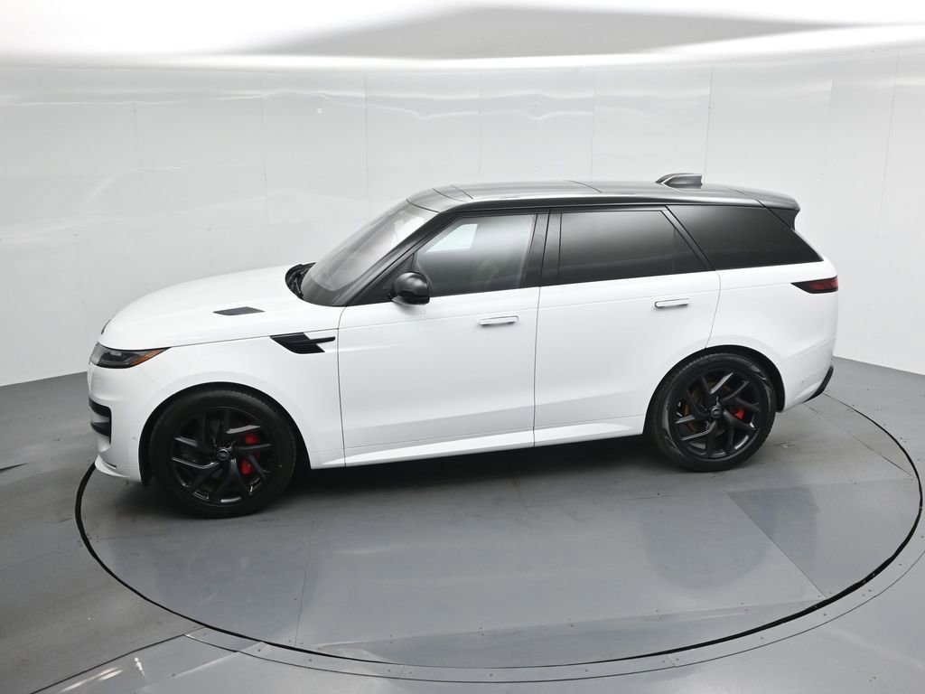 Used 2023 Land Rover Range Rover Sport SE Dynamic image 45