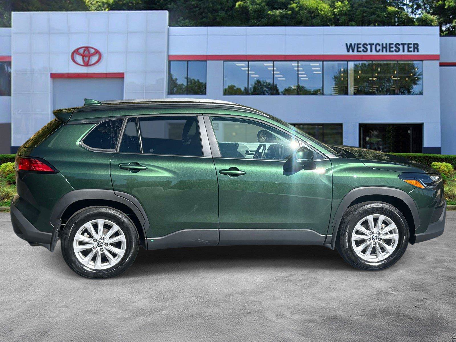 Used 2023 Toyota Corolla Cross LE w/ Moonroof Package AWD/4WD image 8