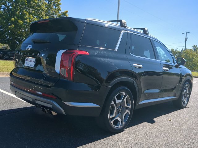 Used 2023 Hyundai Palisade SEL w/ Premium Package FWD image 4