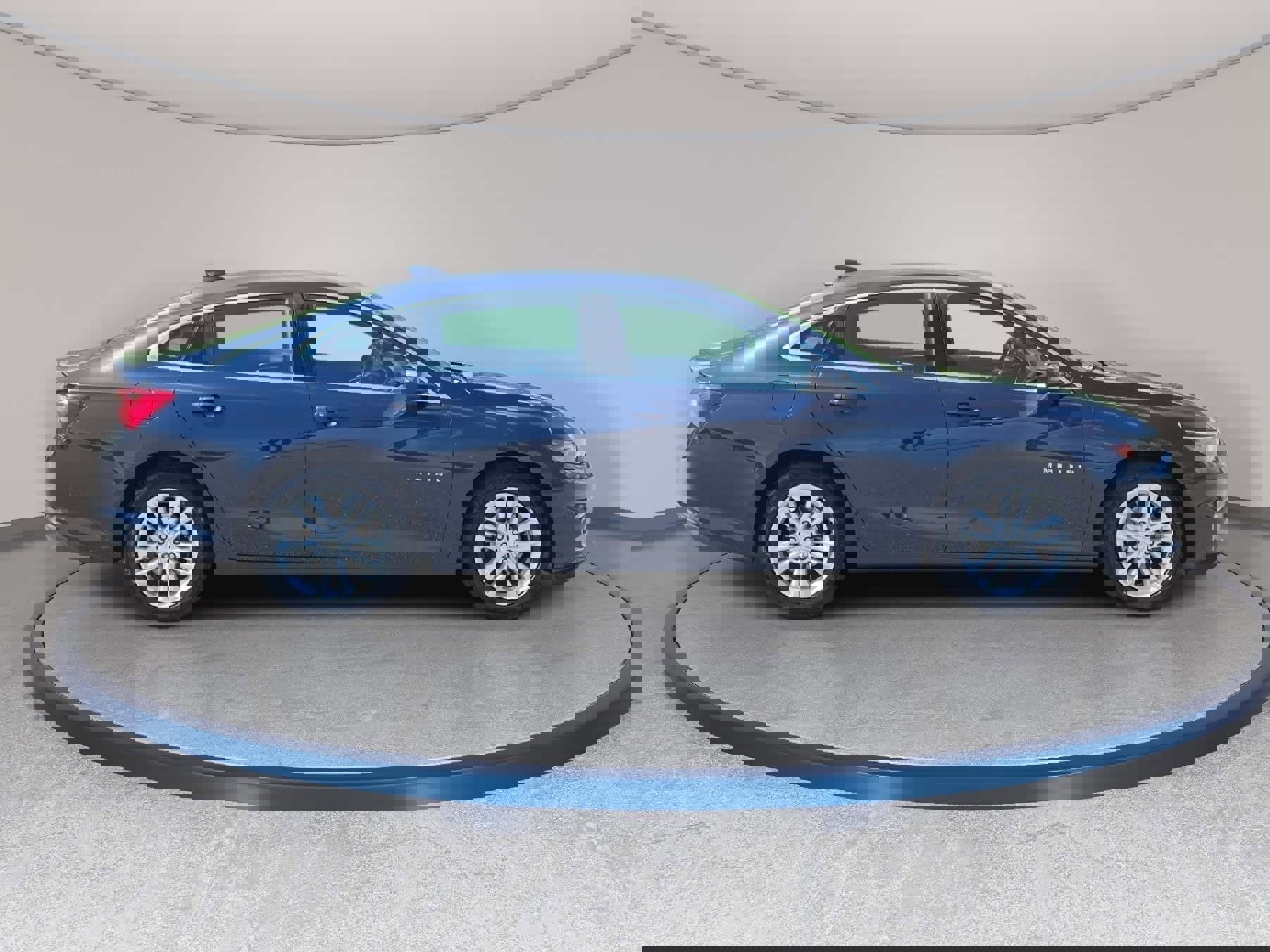 Used 2017 Chevrolet Malibu LT image 4