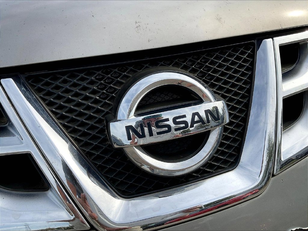 Used 2013 Nissan Rogue S w/ Special Edition Pkg FWD image 32