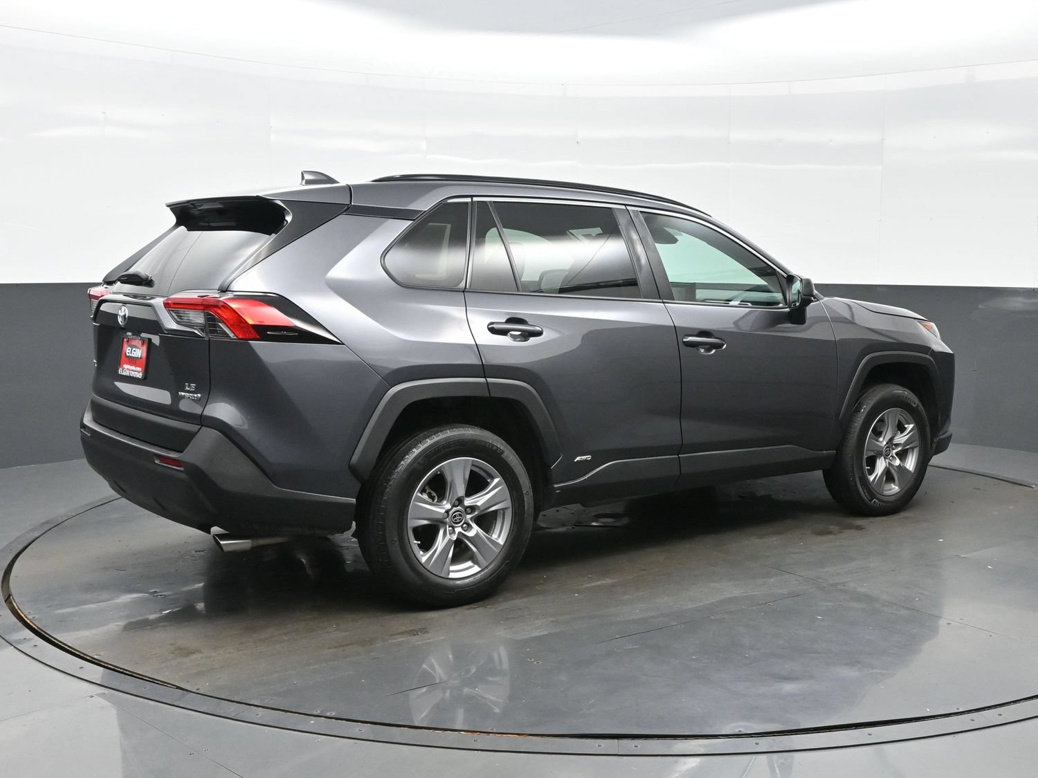 Used 2022 Toyota RAV4 LE AWD/4WD image 6