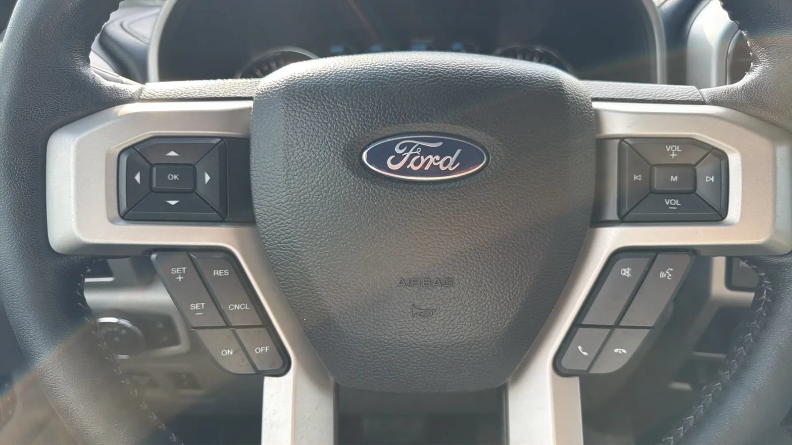 Used 2018 Ford F150 Lariat w/ Equipment Group 502A Luxury AWD/4WD image 18