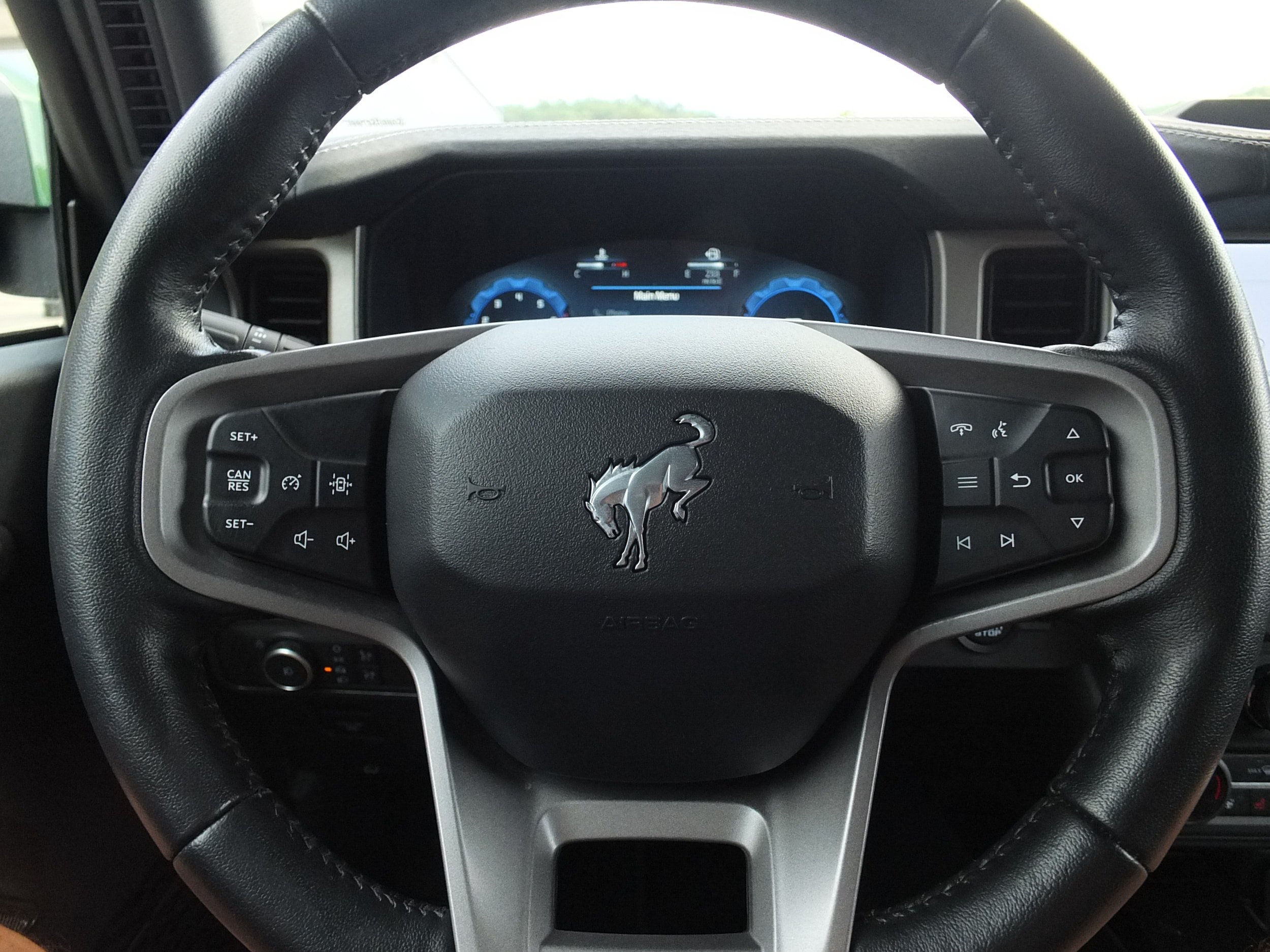 Used 2025 Ford Bronco Outer Banks AWD/4WD image 18