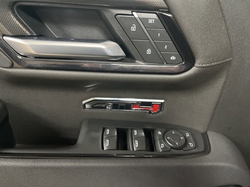 Used 2025 GMC Sierra 1500 AT4 w/ AT4 Premium Package AWD/4WD image 10