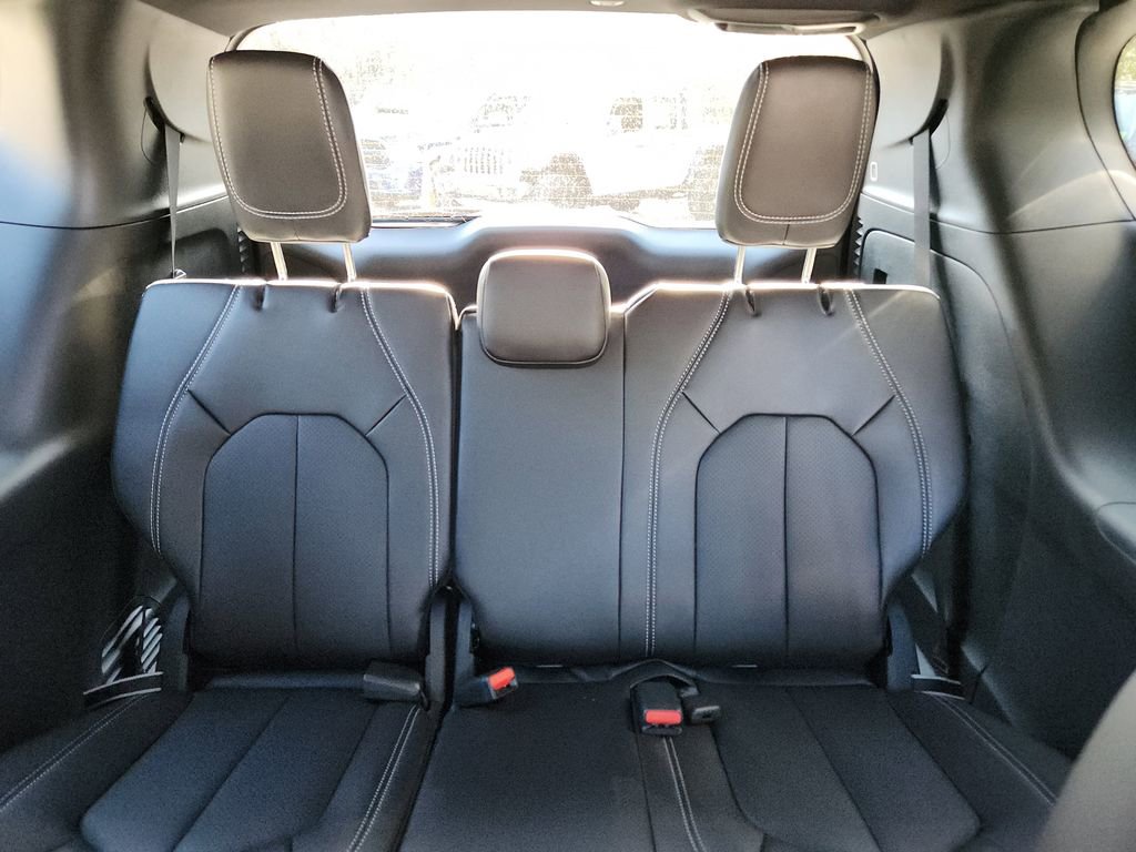 New 2026 Chrysler Pacifica Select w/ S Appearance Package image 17