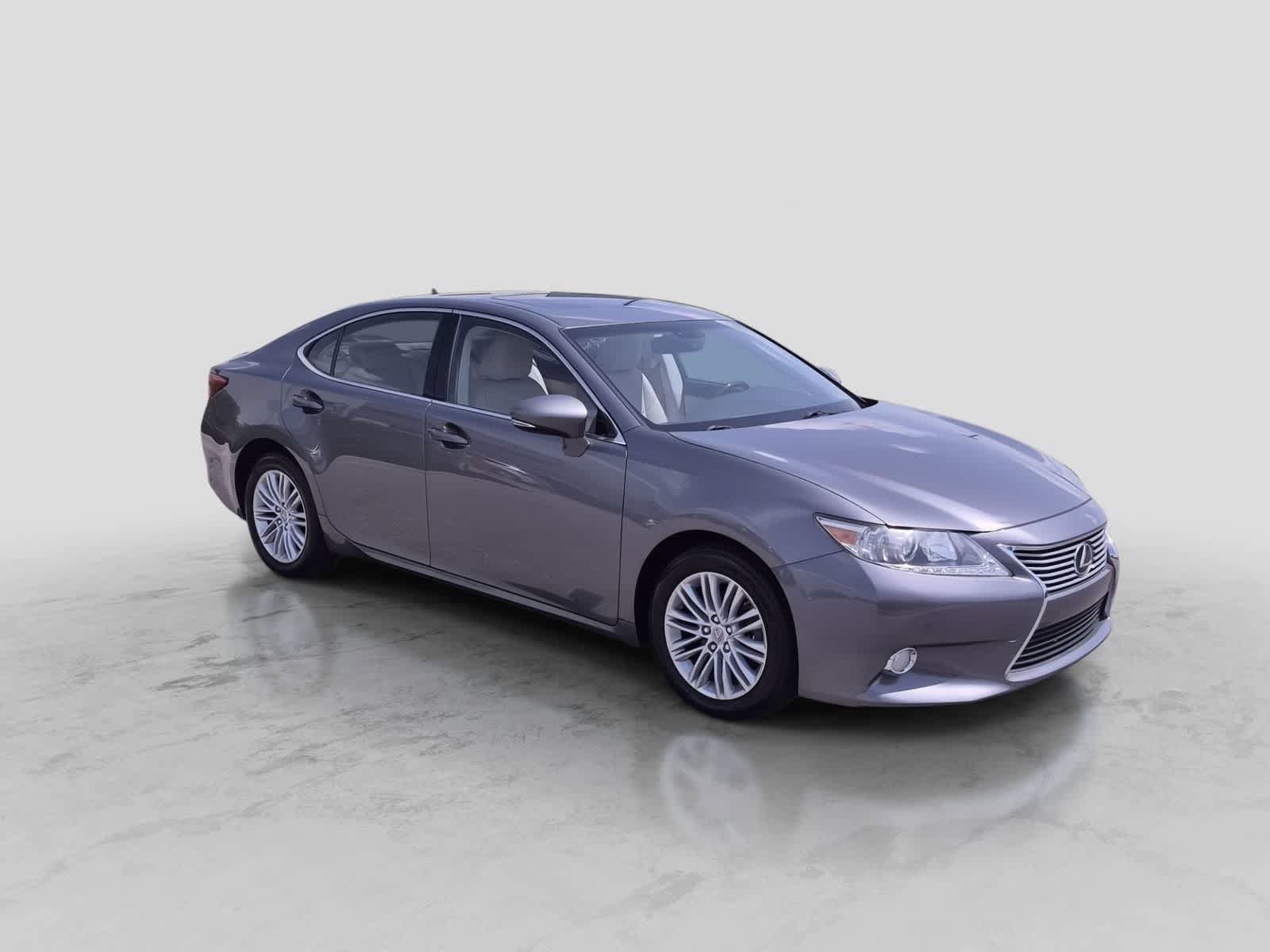 Used 2013 Lexus ES 350 w/ Luxury Pkg FWD image 2
