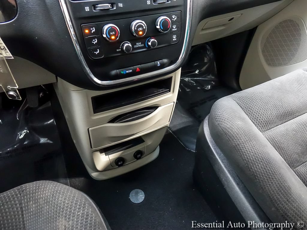 Used 2017 Dodge Grand Caravan SE FWD image 17