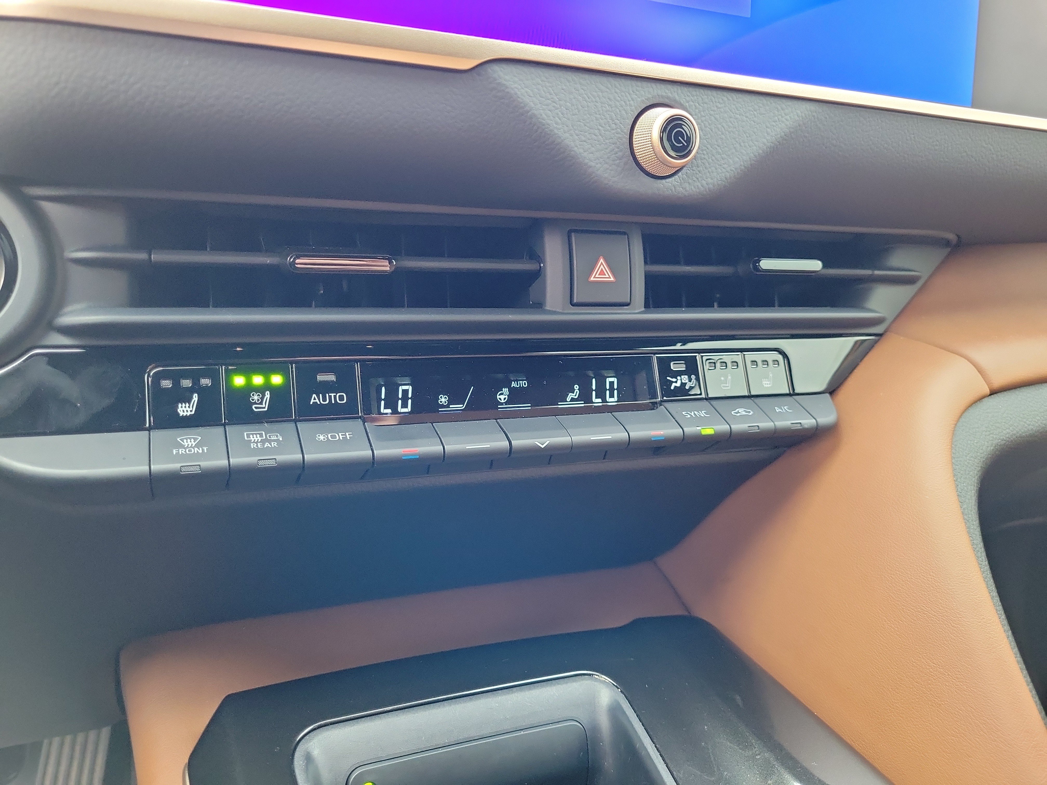 Certified 2025 Toyota Crown Signia w/ Advanced Technology Package AWD/4WD image 27