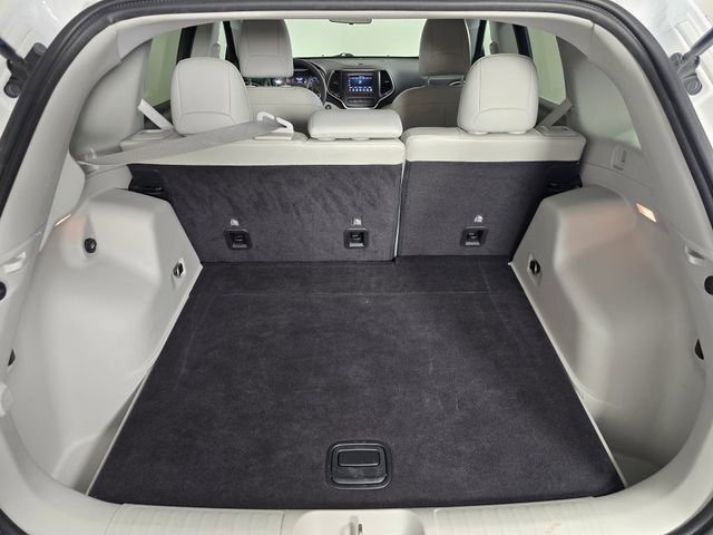 Used 2020 Jeep Cherokee Latitude Plus image 16