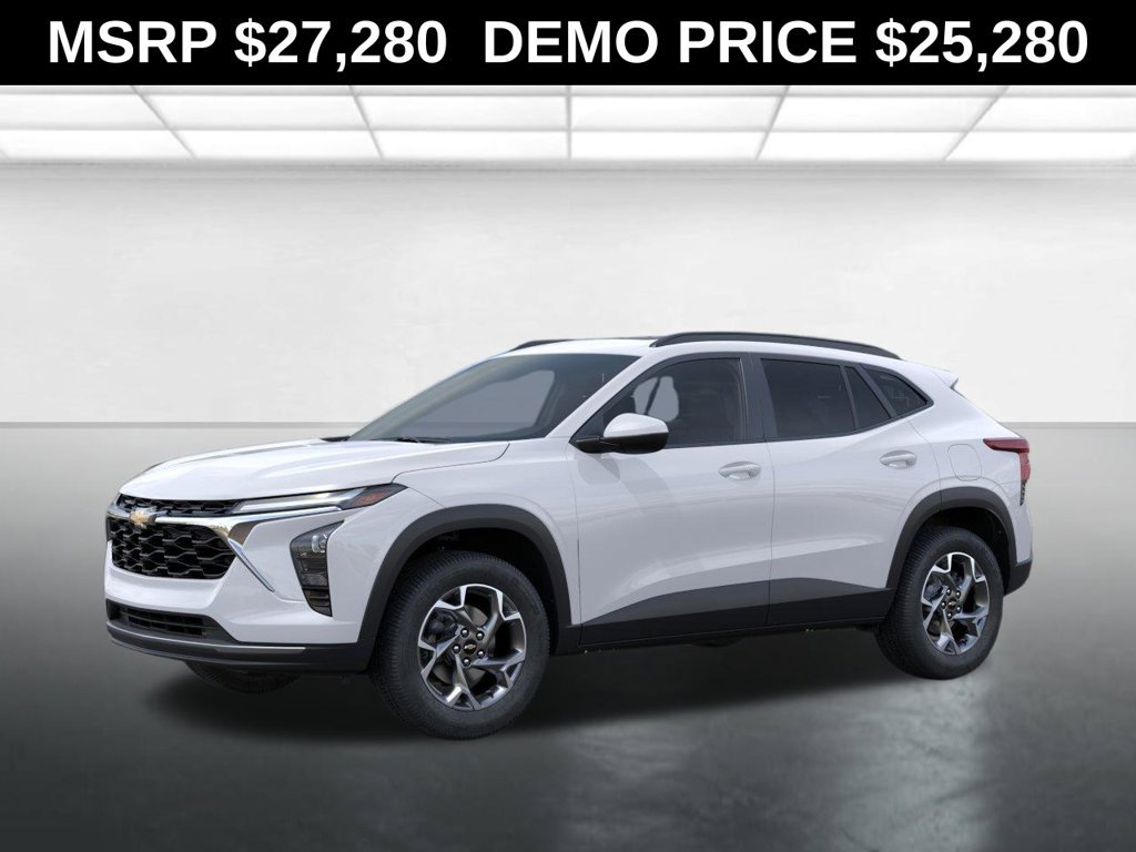 New 2026 Chevrolet Trax LT w/ Sunroof Package FWD image 2