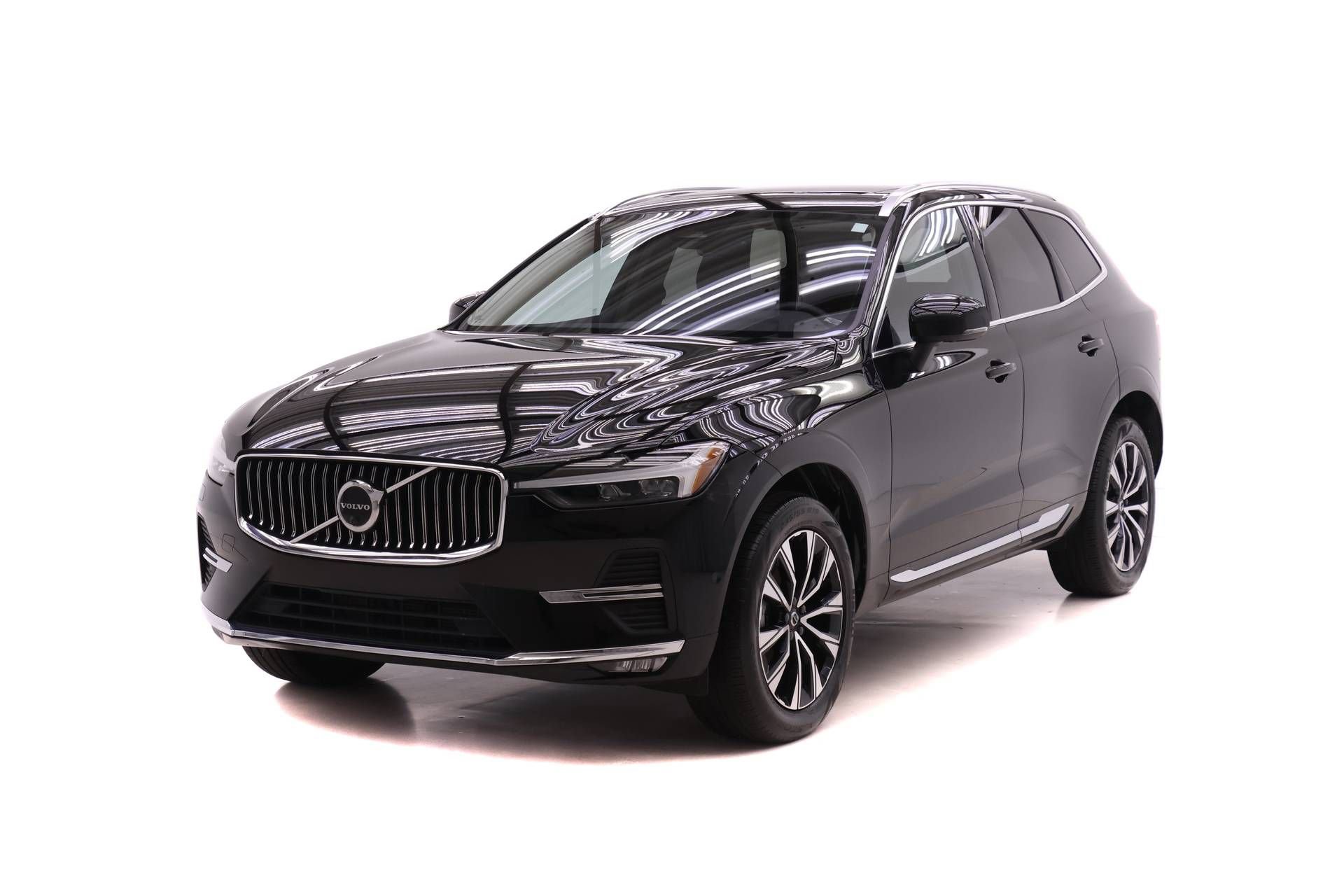 Certified 2023 Volvo XC60 B5 Plus w/ Climate Package