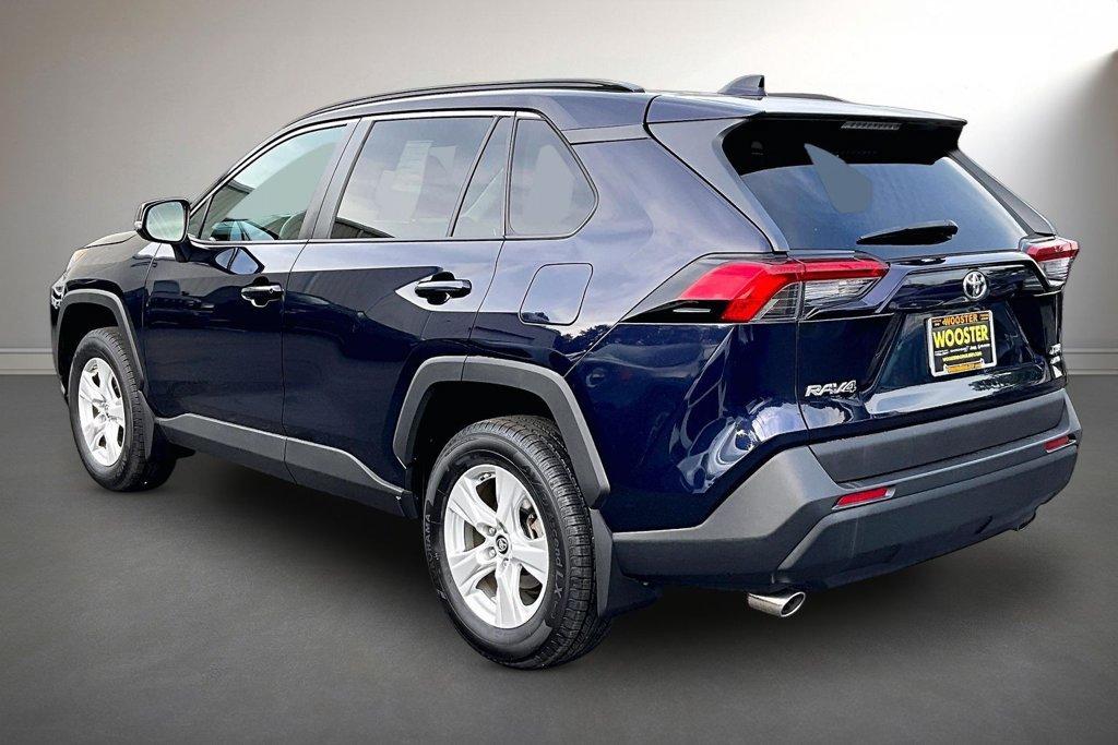 Used 2019 Toyota RAV4 XLE AWD/4WD image 4