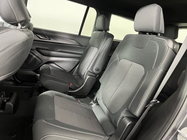 Used 2025 Jeep Grand Cherokee L Laredo image 39