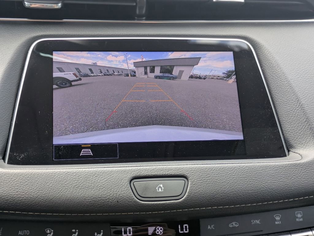 Used 2022 Cadillac XT4 Luxury w/ Cold Weather Package AWD/4WD image 21