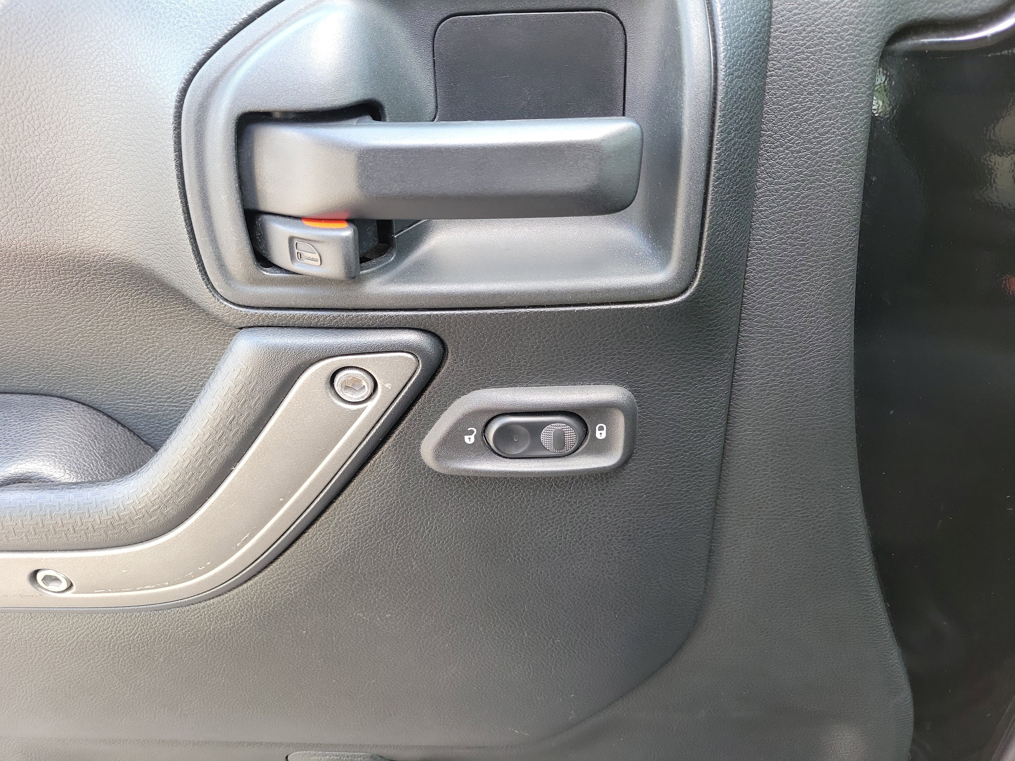 Used 2018 Jeep Wrangler Unlimited Sport S image 18