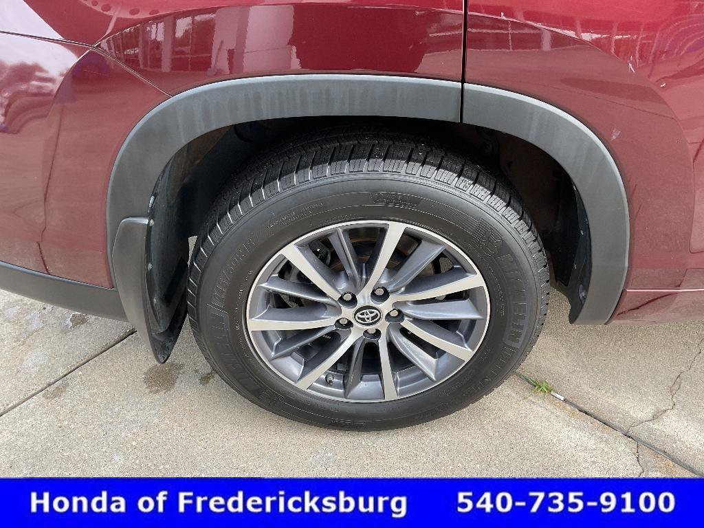 Used 2017 Toyota Highlander XLE AWD/4WD image 11