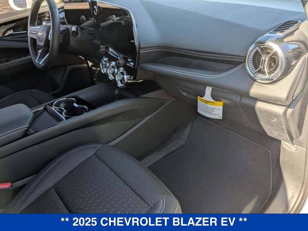 New 2025 Chevrolet Blazer EV LT AWD/4WD image 38