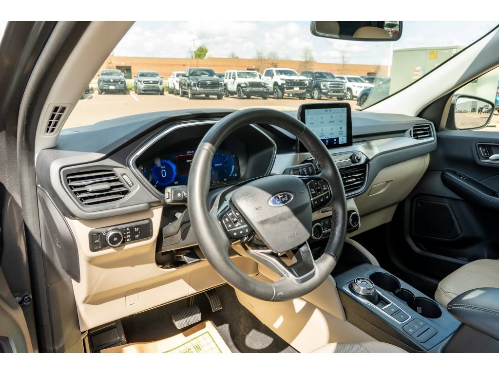 Used 2022 Ford Escape Titanium w/ Class II Trailer Tow Package image 10