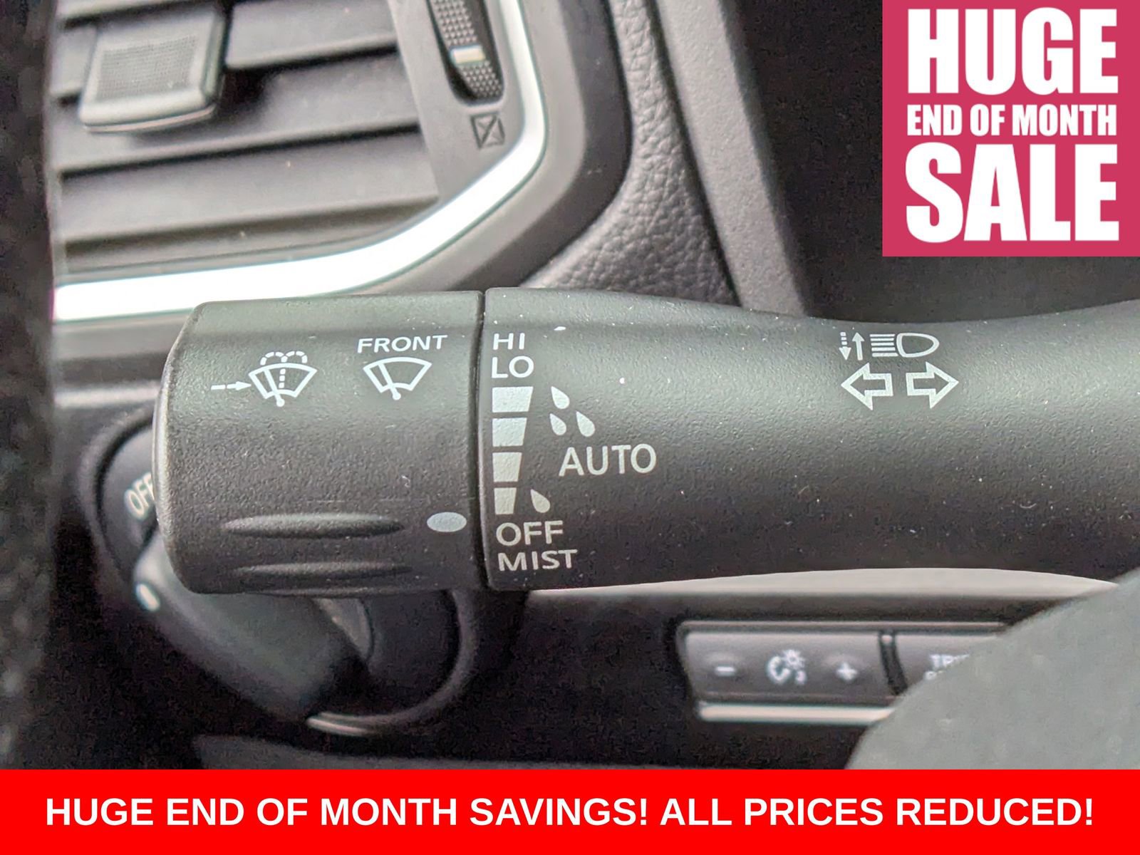 Used 2018 Nissan Titan SV w/ SV Convenience Package image 37