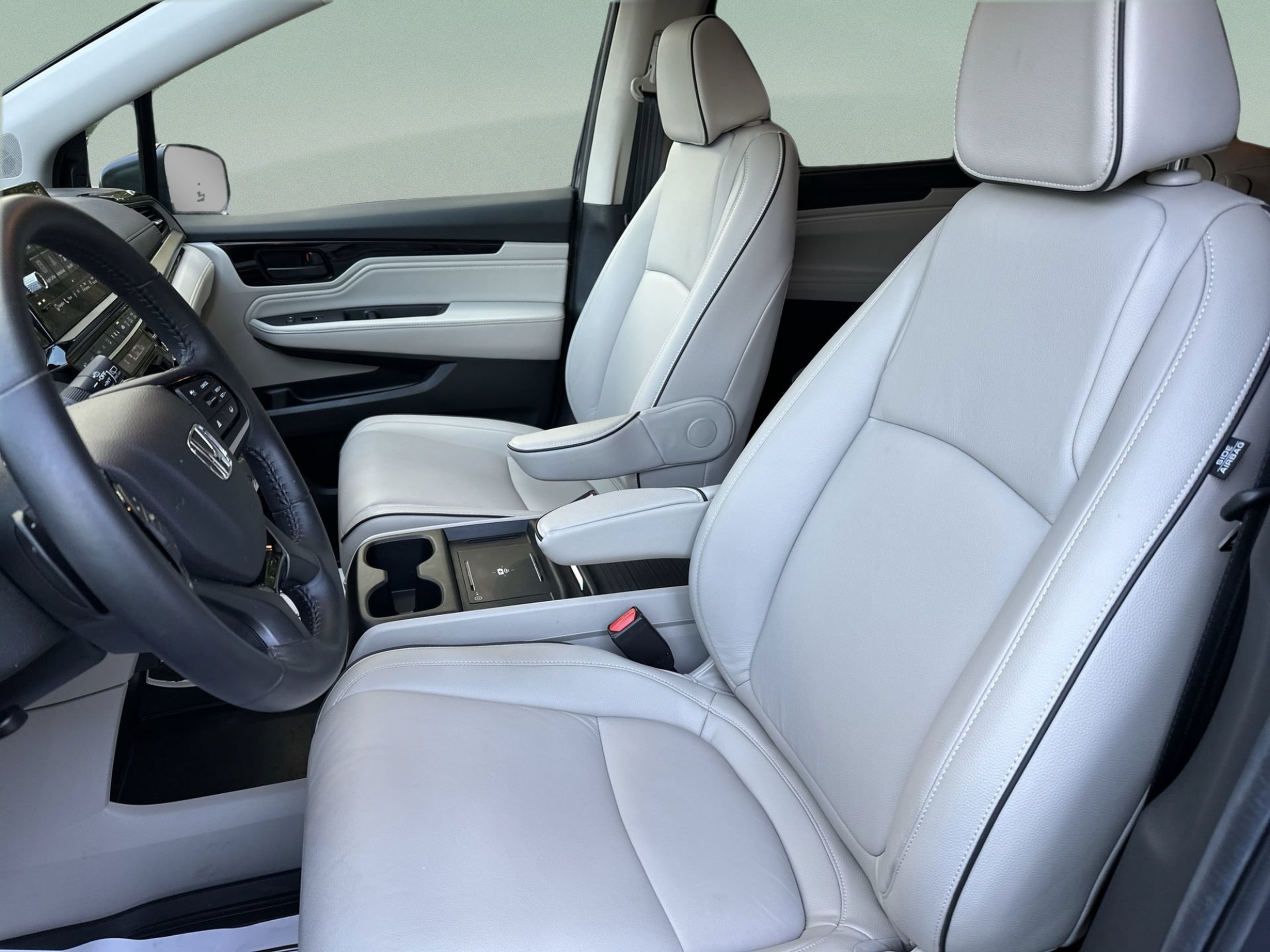 Used 2025 Honda Odyssey Touring image 13