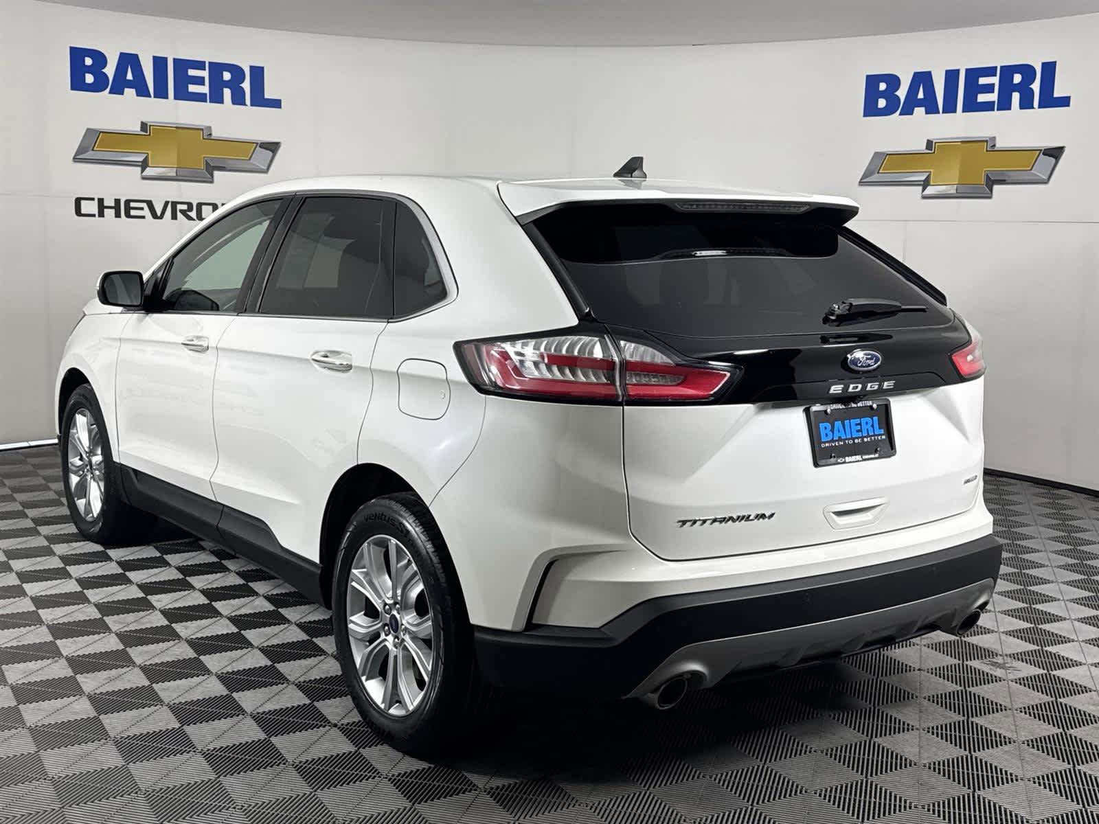 Used 2021 Ford Edge Titanium image 3