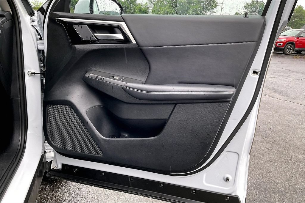 Used 2024 Mitsubishi Outlander SE AWD/4WD image 23
