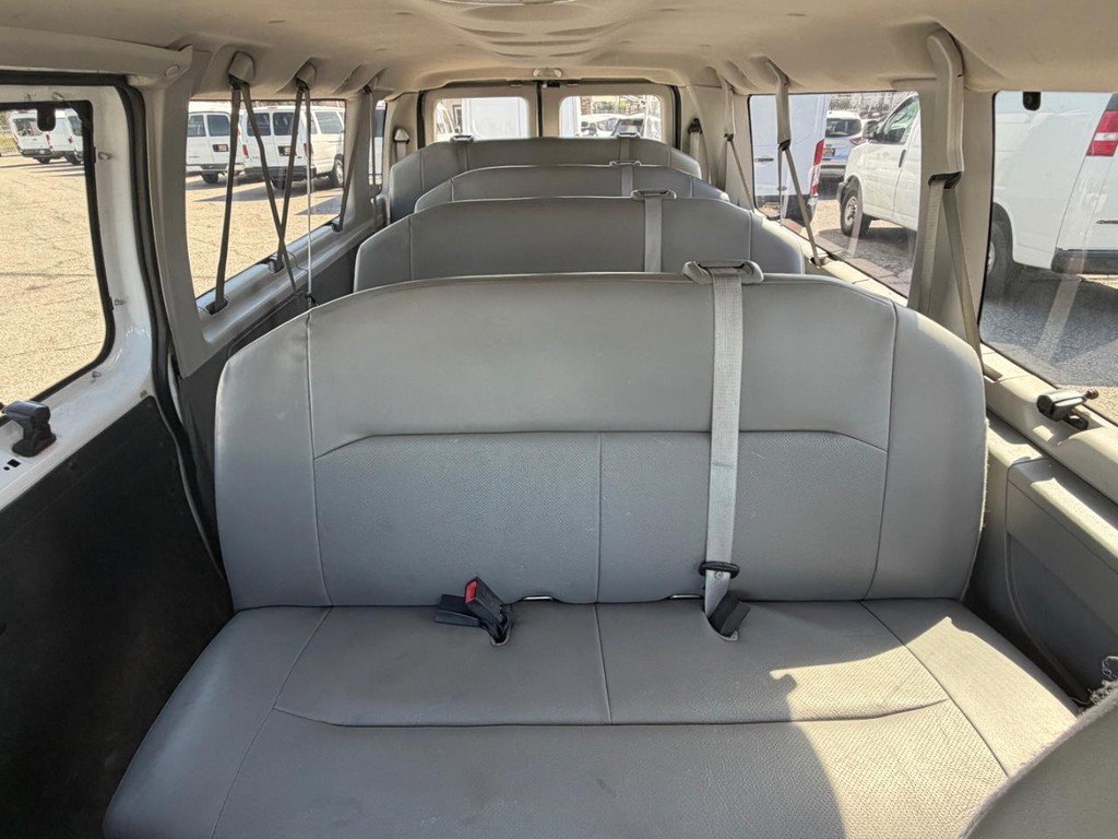 Used 2008 Ford E-350 and Econoline 350 Extended Wagon Super Duty RWD image 31