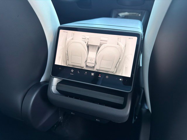 Used 2026 Tesla Model Y Long Range AWD/4WD image 17