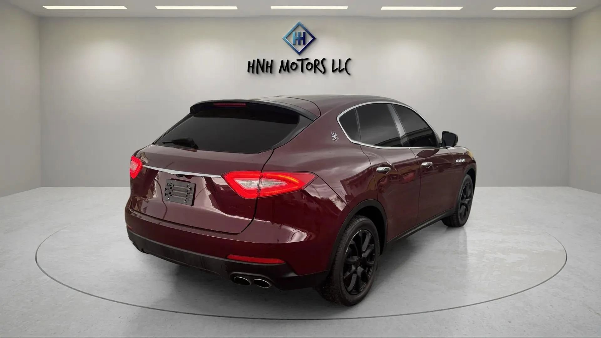Used 2017 Maserati Levante image 5