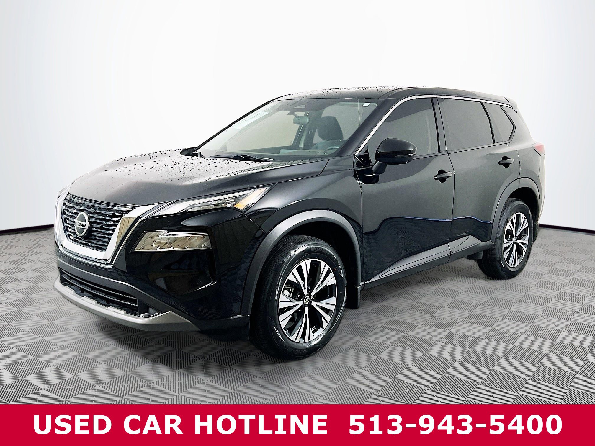 Used 2021 Nissan Rogue SV image 2
