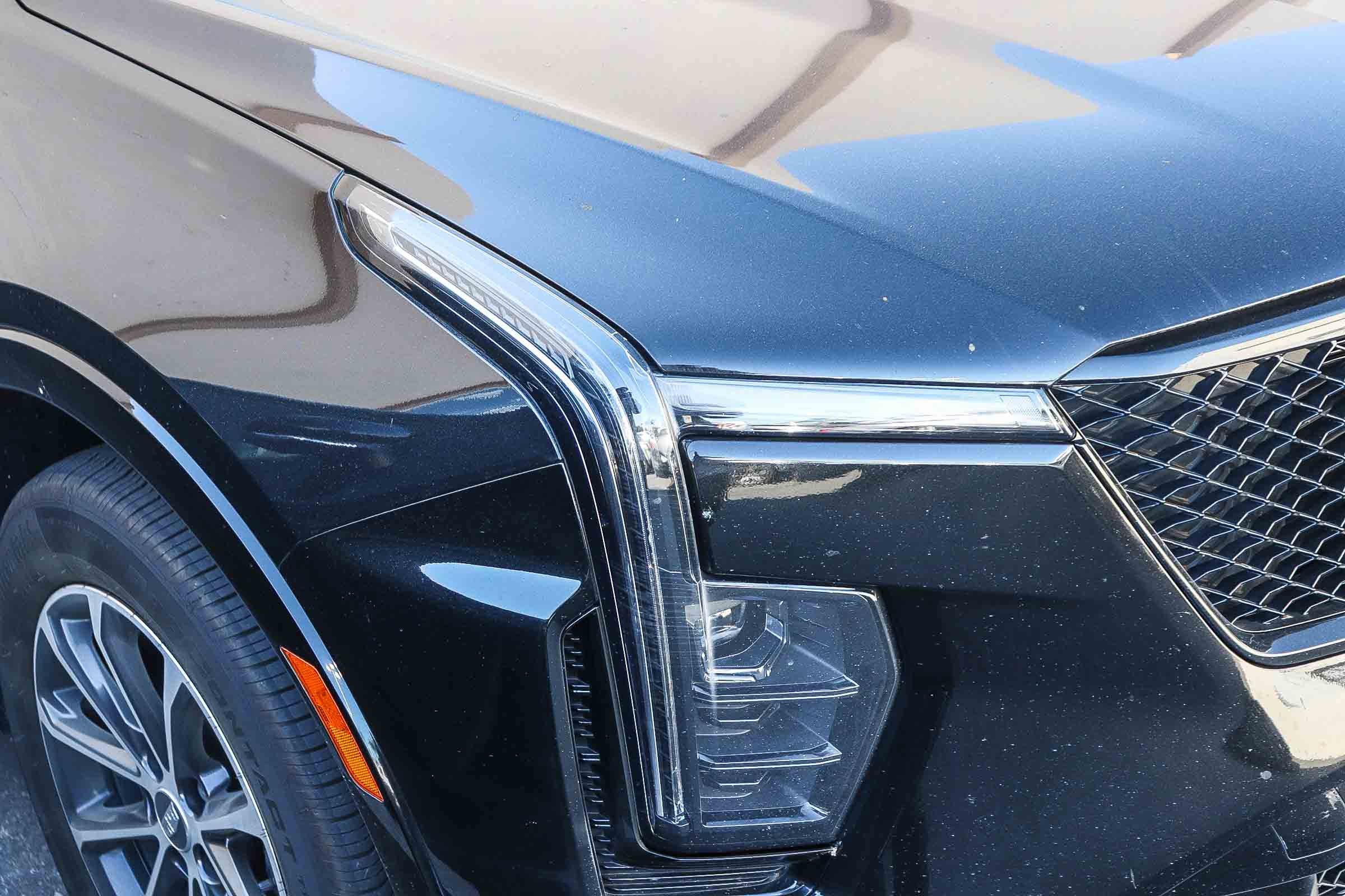 Used 2024 Cadillac XT4 Sport w/ Cold Weather Package image 5