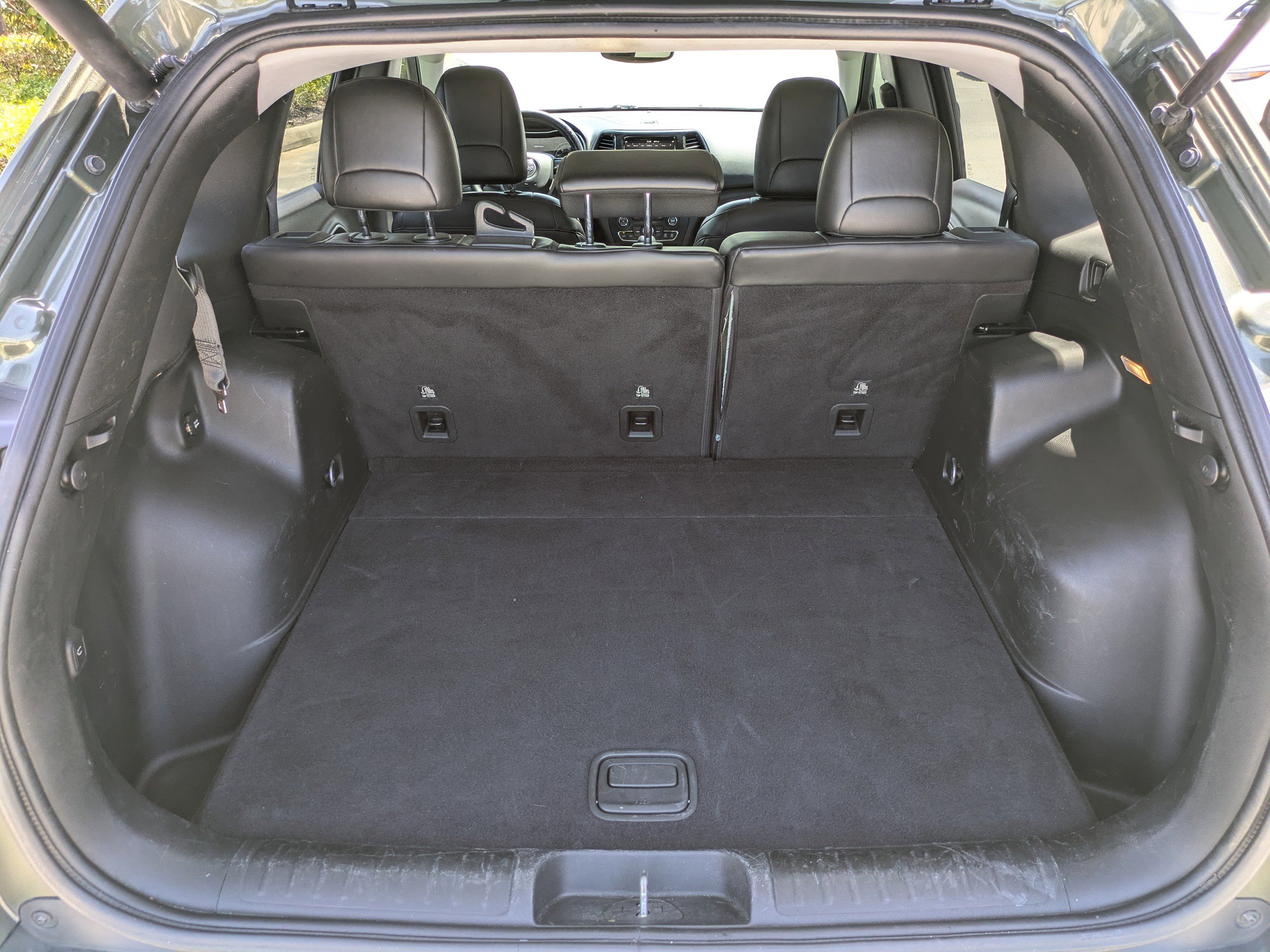 Used 2019 Jeep Cherokee Limited FWD image 11