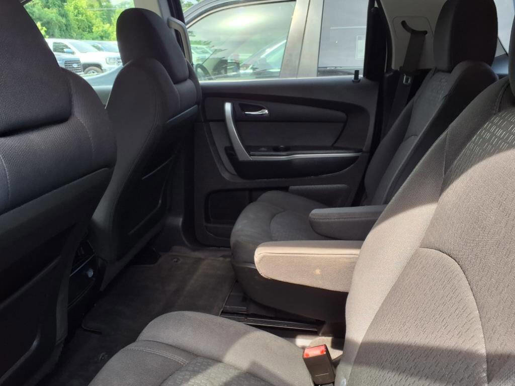 Used 2011 GMC Acadia SLE image 7