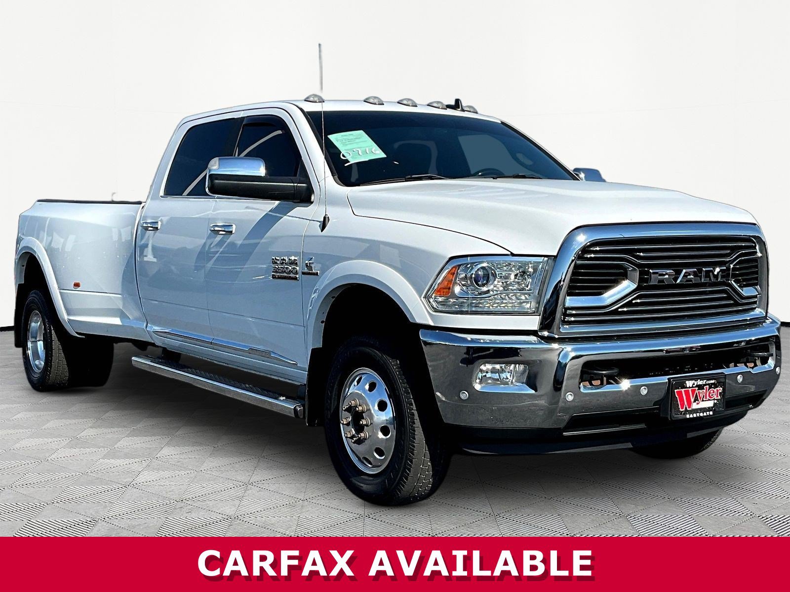 Used 2018 RAM 3500 Laramie Longhorn AWD/4WD image 3