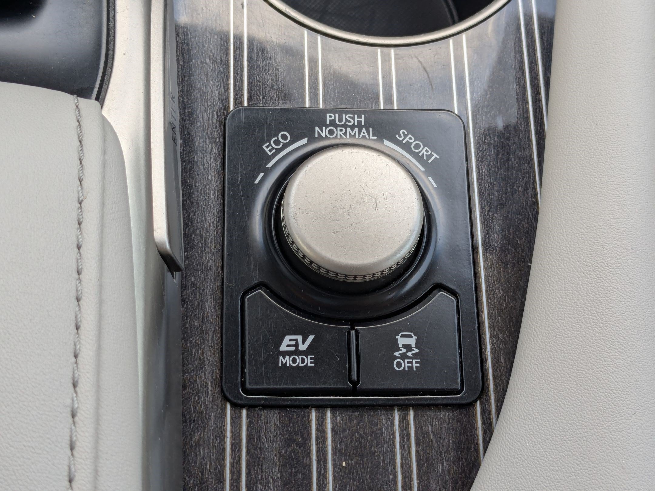 Used 2019 Lexus RX 450hL Luxury w/ Accessory Package AWD/4WD image 30