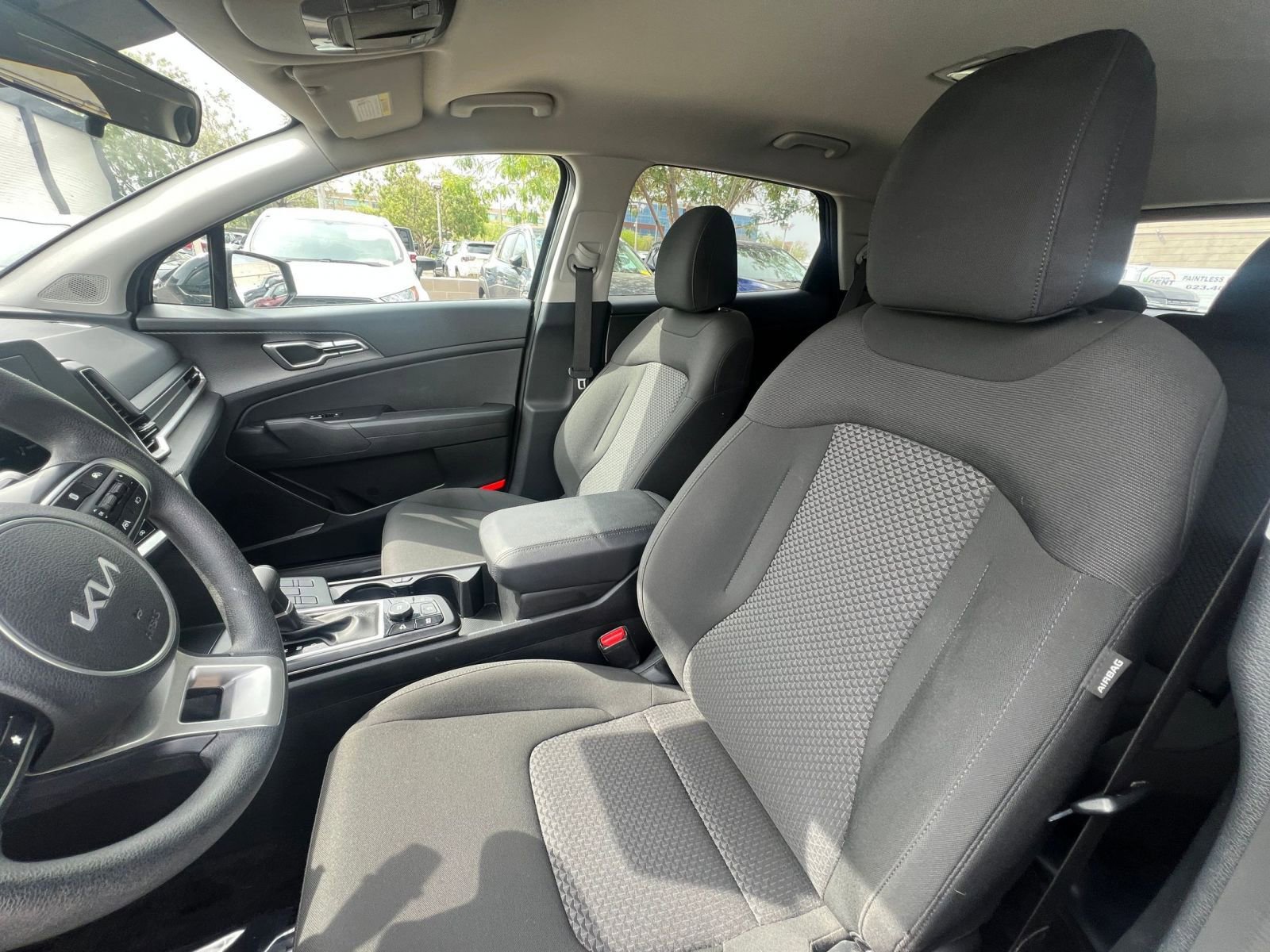 Used 2025 Kia Sportage LX FWD image 36