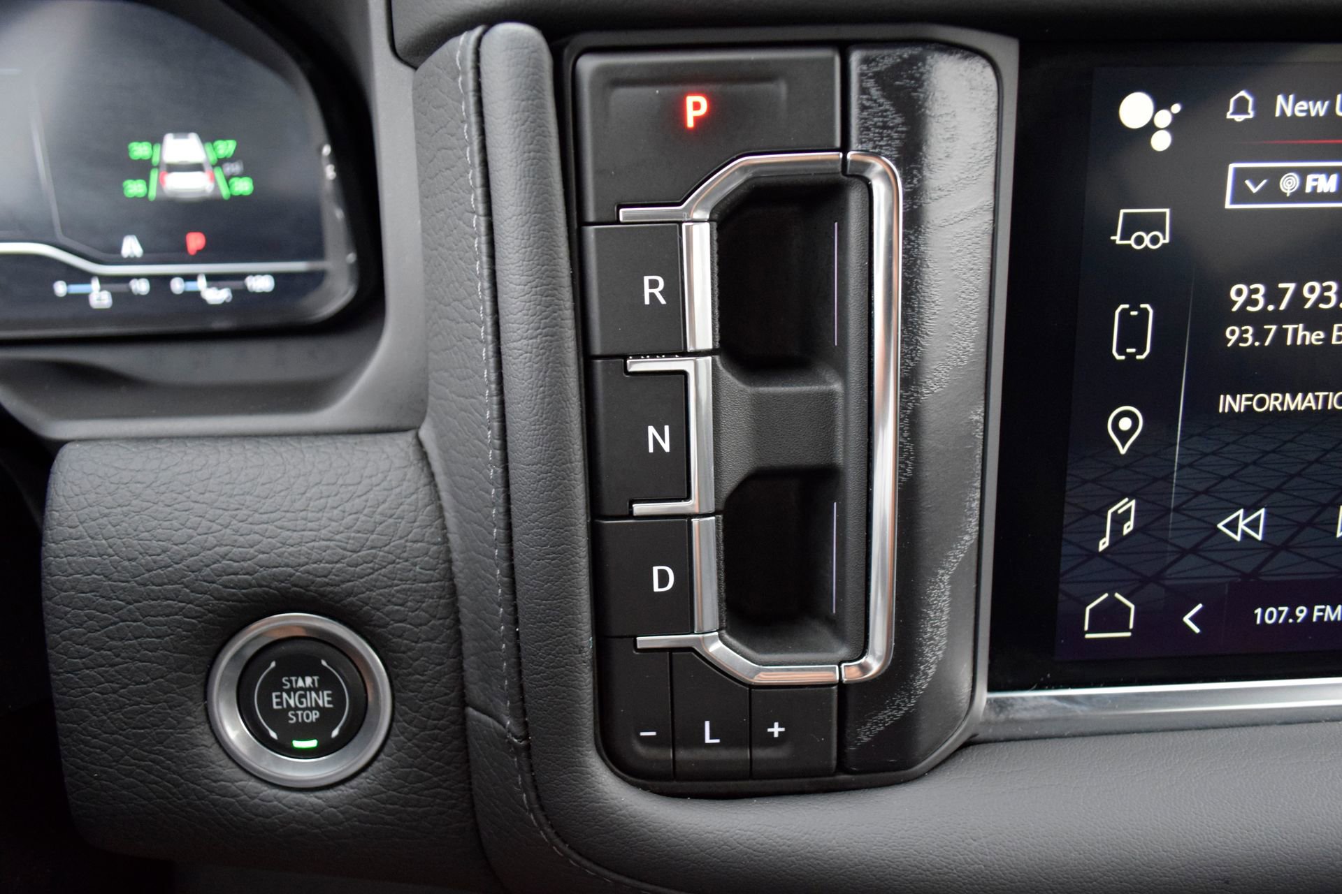 Used 2024 GMC Yukon XL Denali RWD image 14