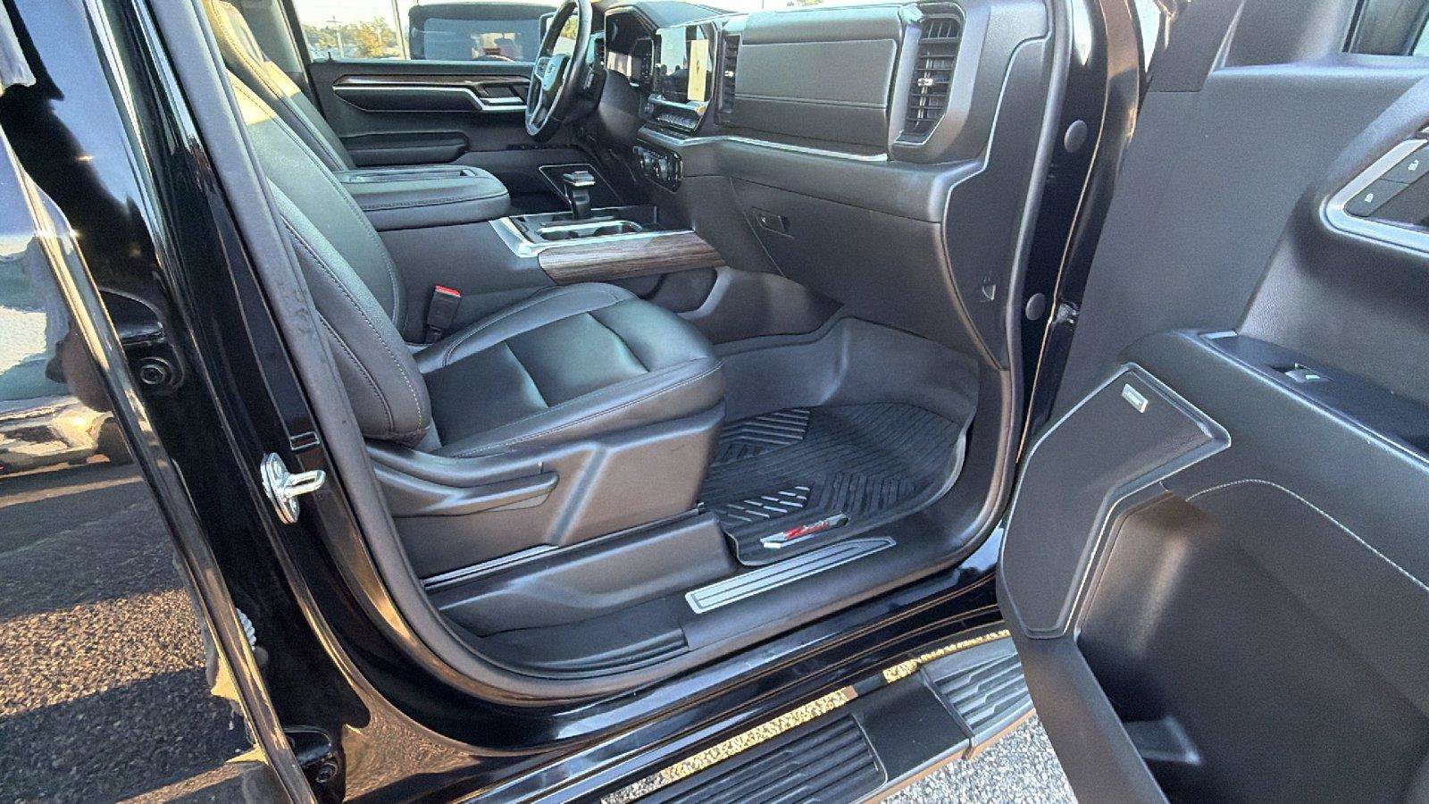 Used 2022 Chevrolet Silverado 1500 RST AWD/4WD image 18